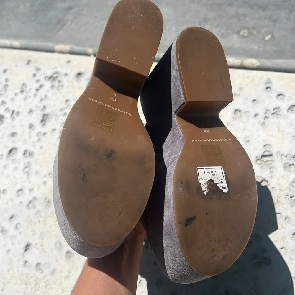 Sigerson Morrison Gray Platform Shoes with Modern Design - Picture 7 of 7